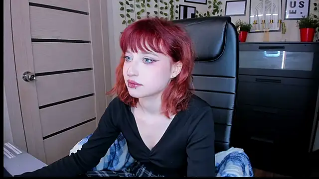 ElizaNik  online show from April 25, 10:40 pm