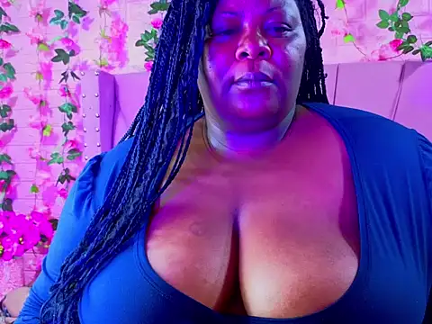 Snapshot of rocio_bbw_ chatting on October 13, 11:29 pm rocio bbw online show from October 13, 11:29 pm