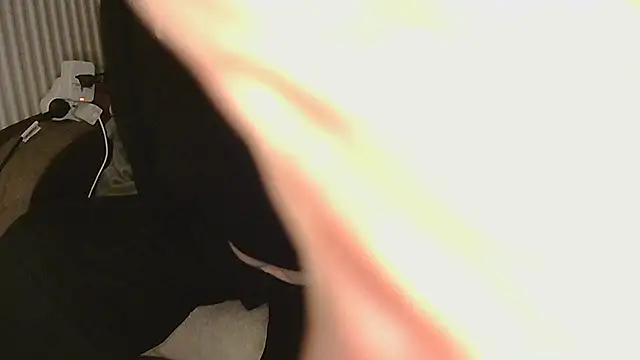 liloucamchaudee online show from March 13, 9:05 pm