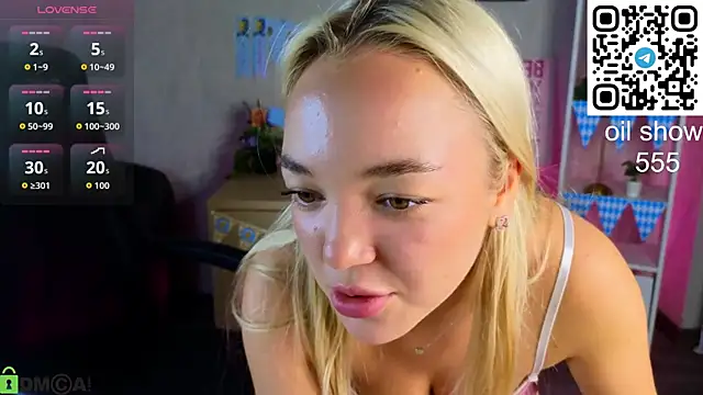 Snapshot of Christy_Little chatting on September 26, 12:08 am Christy Little online show from September 26, 12:08 am