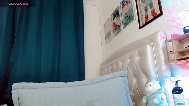 lunalovedoll  online show from April 18, 6:21 pm