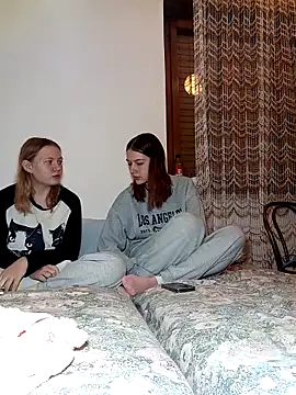 ella grays online show from October 14, 8:00 pm