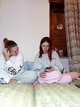 ella grays online show from November 28, 6:33 pm