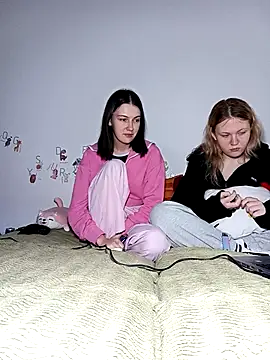 ella grays online show from April 3, 8:18 pm