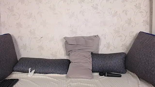 sofiaa here online show from April 9, 4:48 am