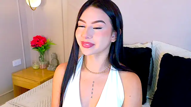 Snapshot of OlayaCooper chatting on September 17, 8:18 pm OlayaCooper online show from September 17, 8:18 pm