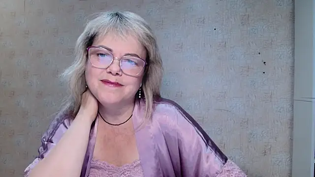 Snapshot of sweetsunset11 chatting on September 27, 3:08 pm sweetsunset11 online show from September 27, 3:08 pm