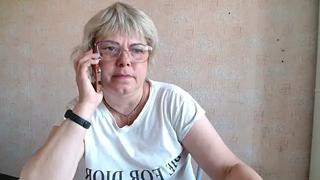 Snapshot of sweetsunset11 chatting on September 22, 4:11 am sweetsunset11 online show from September 22, 4:11 am