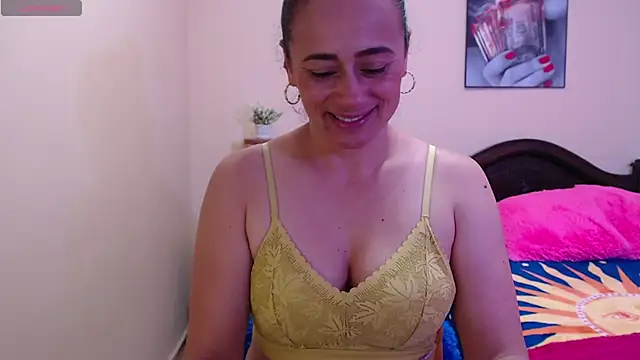 sara florez1 online show from October 13, 1:58 pm