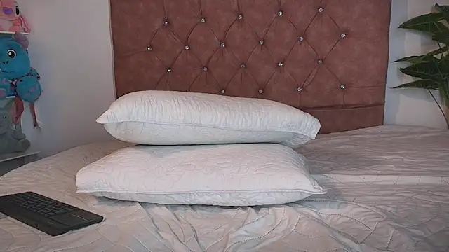 king lovely hornyy online show from April 24, 7:05 pm