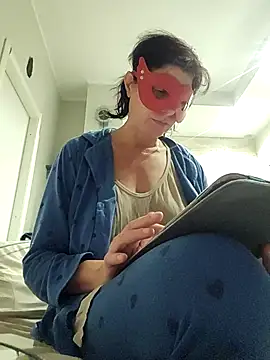 Vagabondainnamorata online show from December 4, 4:15 am