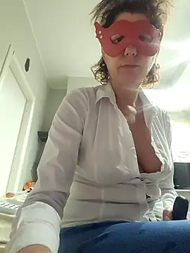 Vagabondainnamorata online show from March 10, 5:00 am