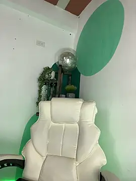 LollaByer online show from April 3, 9:13 pm