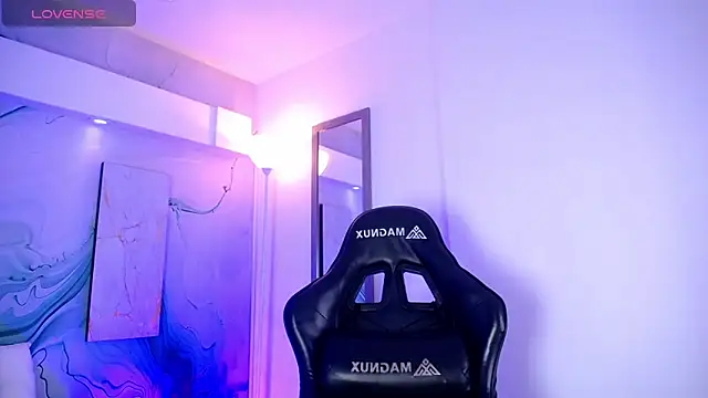 Aniie Doll online show from April 23, 8:33 pm