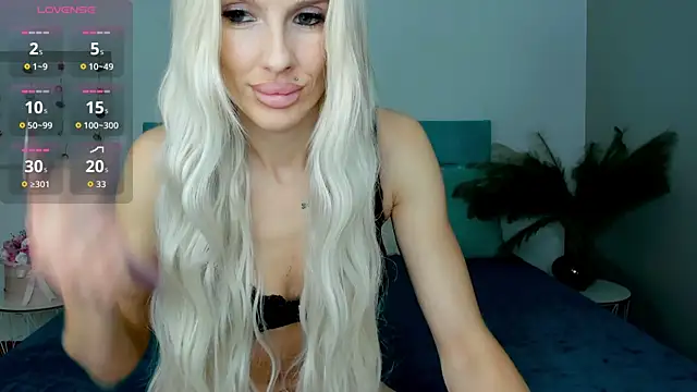 Snapshot of Lana_kitty__ chatting on October 11, 10:45 pm Lana kitty online show from October 11, 10:45 pm