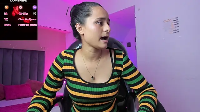 Giselle Roldan online show from April 22, 2:03 pm