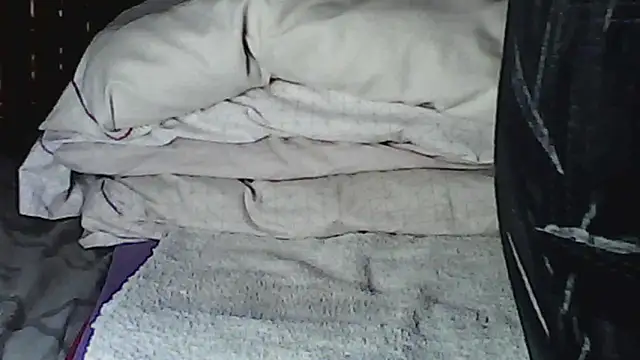 DarkElfSorceress online show from April 25, 4:15 pm