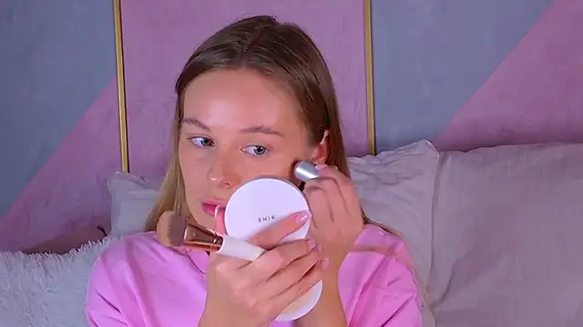 BeatriceEsmont online show from October 16, 7:27 pm