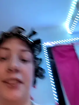 Twitchtheclownn online show from February 17, 12:43 am