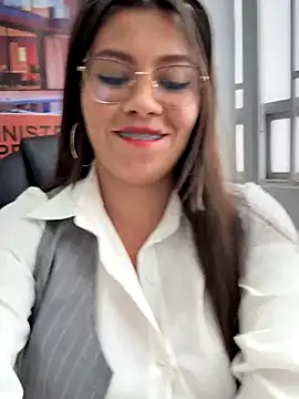 LIZ-06  online show from November 19, 4:40 pm