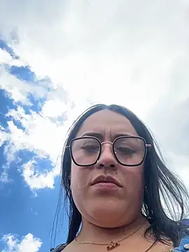 LIZ-06  online show from April 23, 3:25 pm