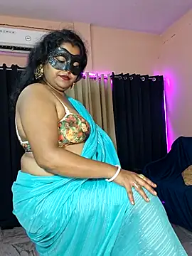 hottbabycam online show from August 3, 2:56 pm