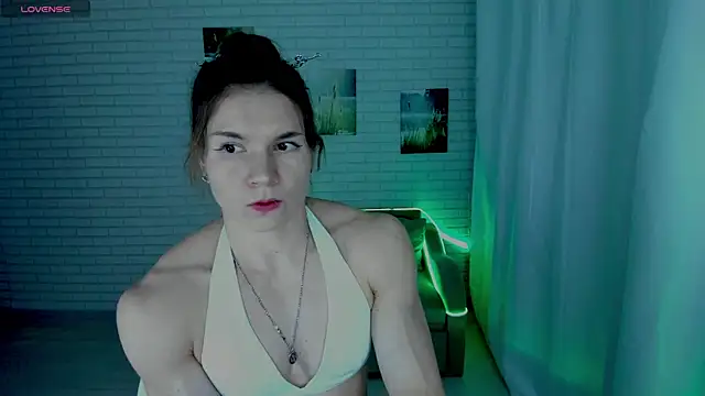 Lisa Ray online show from May 23, 9:46 pm