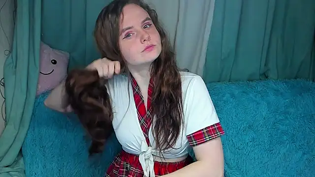 AmA lia  online show from March 31, 12:38 pm