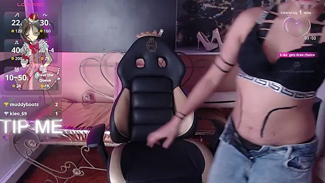 Lili Gomez  online show from October 31, 5:50 pm