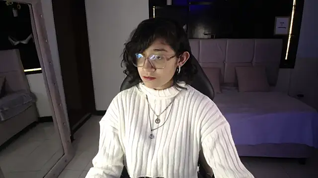 Snapshot of Lili_Gomez_ chatting on September 18, 2:15 pm Lili Gomez online show from September 18, 2:15 pm