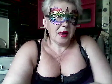 Lisa Suzie online show from June 10, 8:46 am