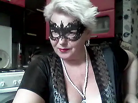 Lisa Suzie online show from March 18, 2:44 pm