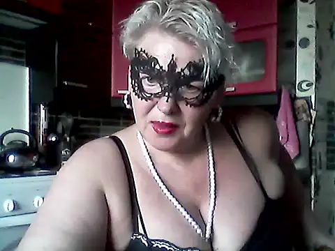 Lisa Suzie online show from April 14, 6:35 am