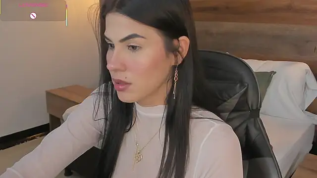 stephanya  online show from February 7, 7:18 pm