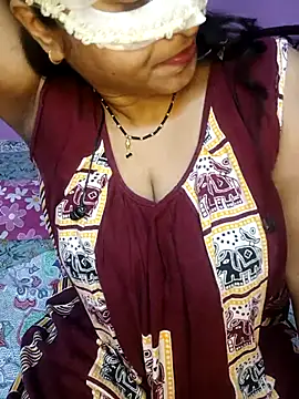 Sexy Mona Bhabhi online show from February 17, 6:07 pm