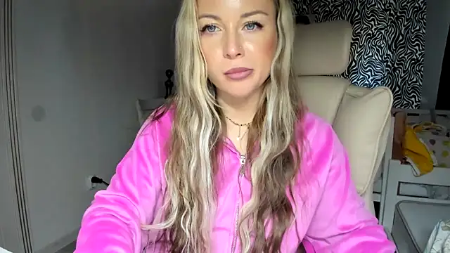 jennifer838 online show from April 27, 11:18 am