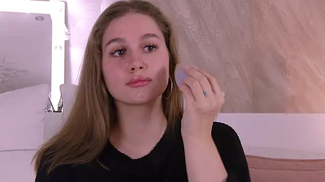 EllieHayes online show from November 15, 6:09 pm