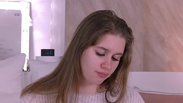 EllieHayes online show from December 21, 11:19 pm