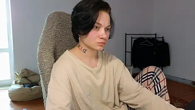 esajukyy online show from July 19, 10:17 am