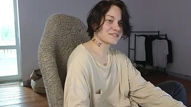 esajukyy online show from July 28, 1:54 pm