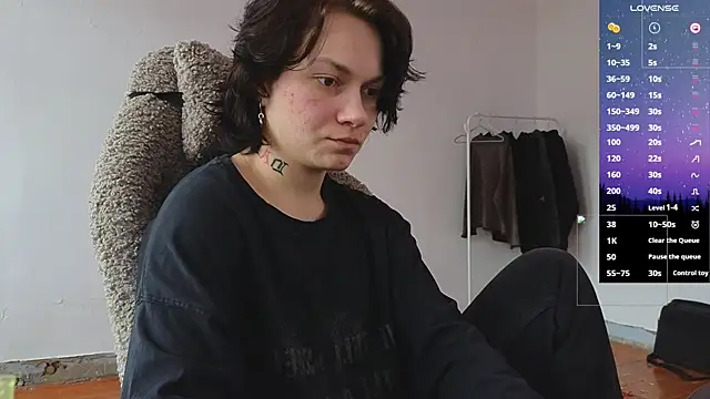 esajukyy online show from April 28, 1:14 am