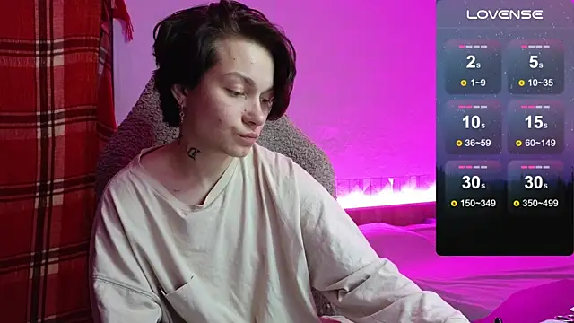 esajukyy online show from October 11, 2:20 pm