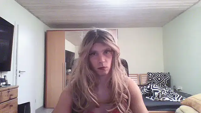 Snapshot of Kinky-Kristina chatting on September 16, 7:33 pm Kinky-Kristina online show from September 16, 7:33 pm
