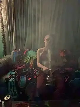 Stonermama666420 online show from April 26, 3:26 am