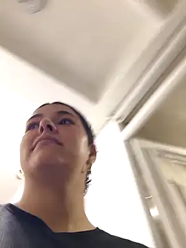 Noah Jhonson online show from April 27, 7:11 pm