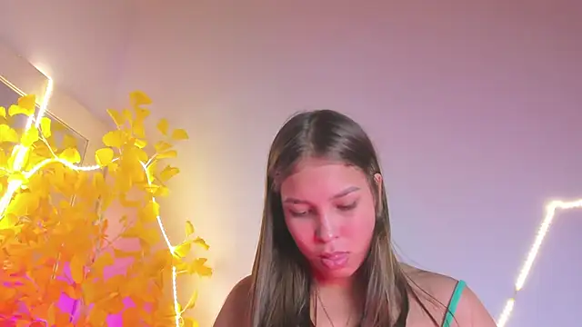 HaleyAmaya online show from June 6, 12:50 am