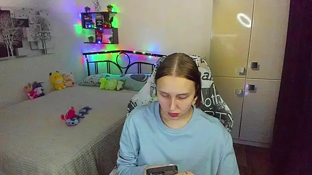 LinaTruly online show from April 23, 9:17 pm