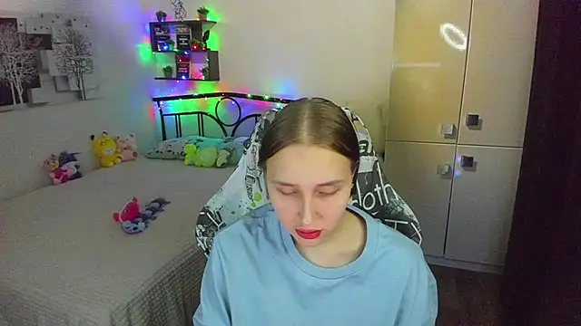 LinaTruly online show from April 27, 9:12 pm