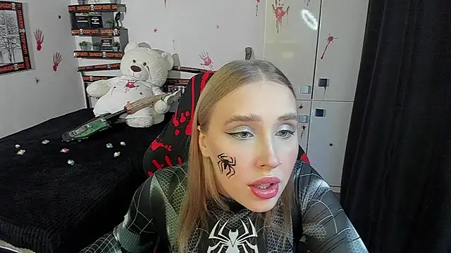 LinaTruly online show from October 29, 9:39 pm