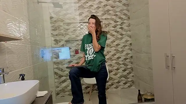 jolie lov online show from September 27, 3:52 pm